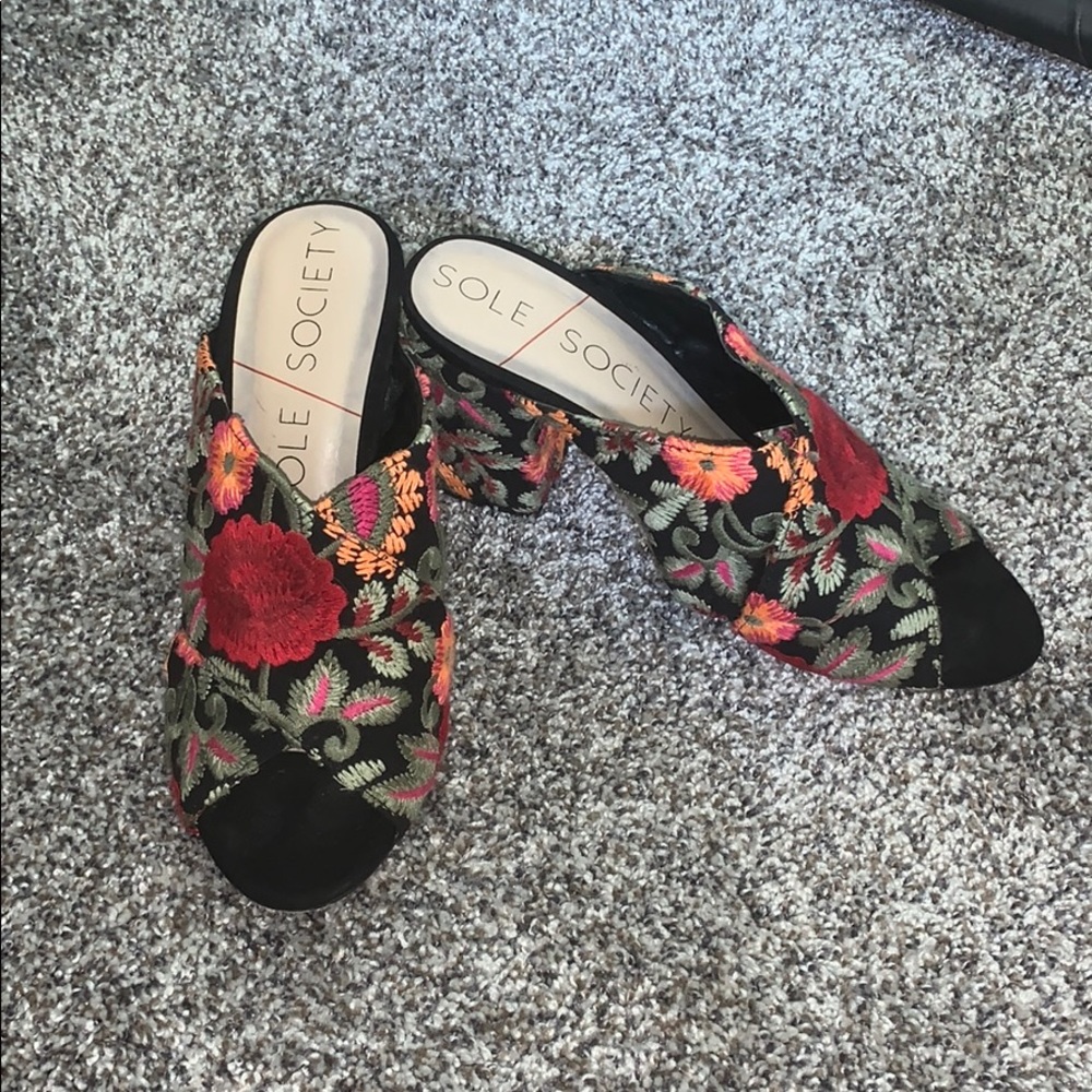 Sole society embroidered heels!